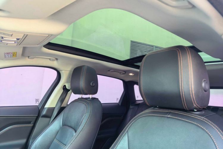 Used Jaguar F-PACE 2016 2.0T Two-Wheel Drive Urban Luxury Edition