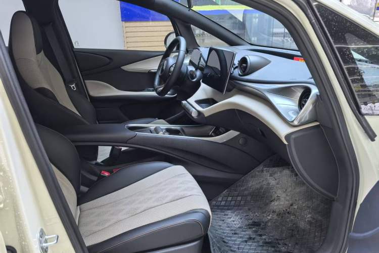 Used BYD Dolphin 2025 420km Free Edition
