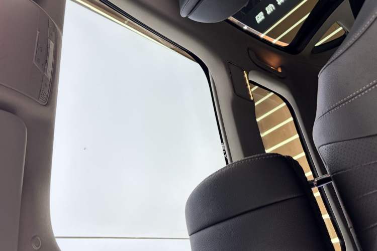 Used Mercedes-Benz E-Class 2019 Facelifted E 300 L Stylish Version Exterior 8