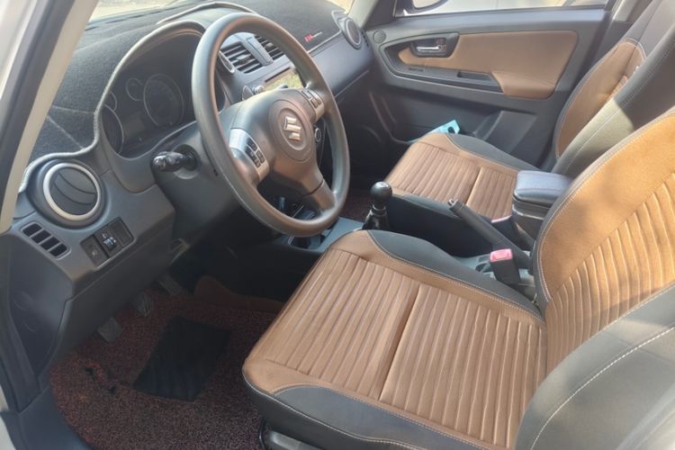 Used Suzuki SX4 2013 1.6L Manual CoolRide Model
