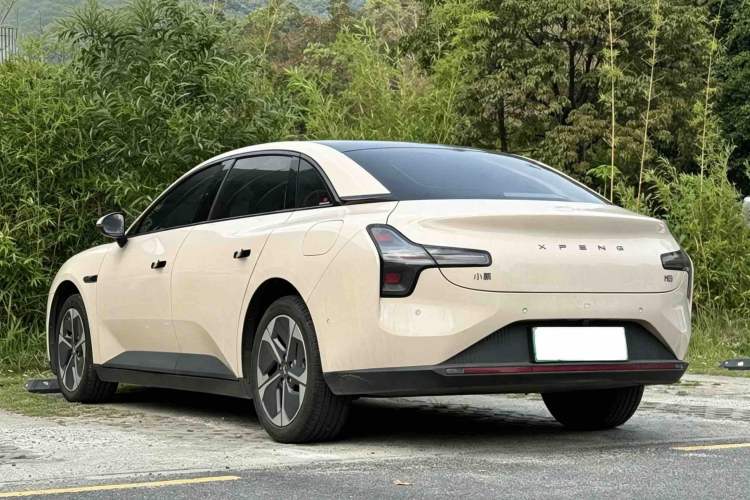 Used XPeng MONA M03 2024 620 with Ultra-Long Range Exterior 3