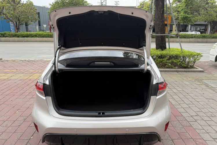 Used Toyota Levin 2023 Smart Electric Hybrid Dual-Engine 1.8L Sport Edition
