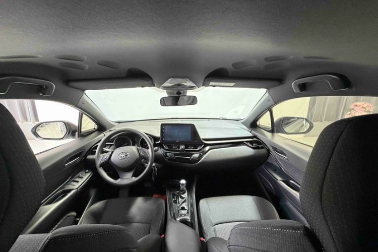 Used Toyota IZOA 2018 2.0L Yidong Version China V Standard
