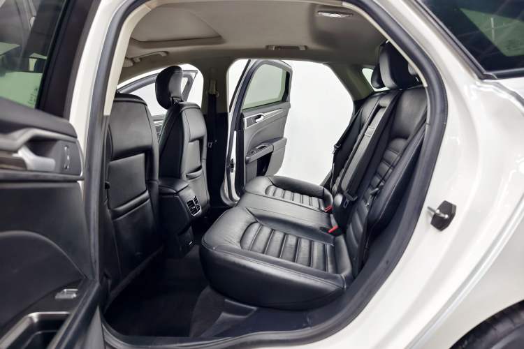 Used Ford Mondeo 2017 Facelifted EcoBoost 180 Fashion Edition Interior 5