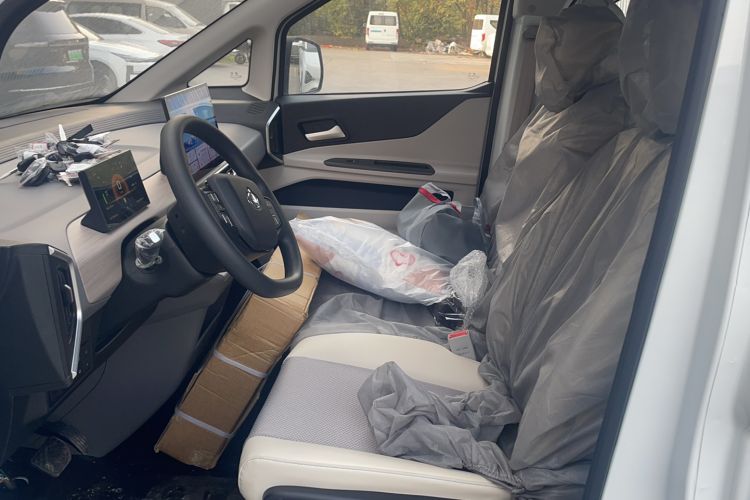 Used CHANGAN KUAYUE Starlight EV 2025 Model 7-Passenger Passenger Vehicle, 300 km, Luxury Edition Interior 1