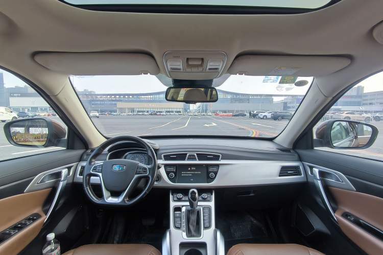 Used Geely Auto Emgrand X7 Sport 2016 1.8TD Automatic All-Wheel-Drive ZhiZun Edition Interior 7