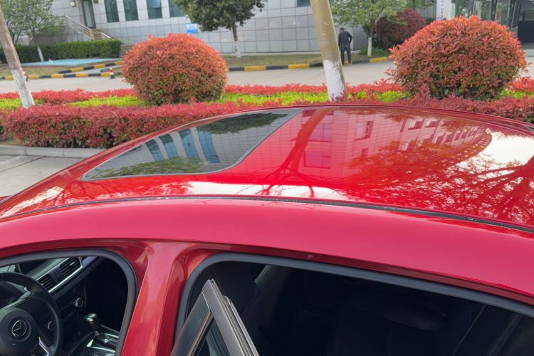 Used Mazda 3 Axela 2014 Sedan 1.5L Automatic Luxury Model Roof