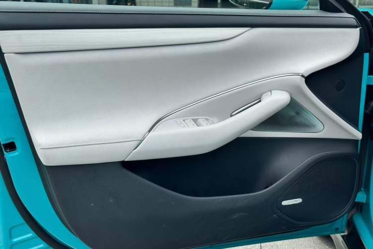 Used Xiaomi Auto SU7 2024 Four-Wheel Drive Ultra-Long Range Advanced Intelligent Driving Max Edition