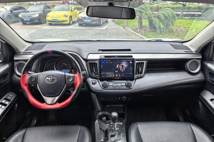 Used Toyota RAV4 2018 2.0L CVT Two-Wheel Drive Fashion X Edition