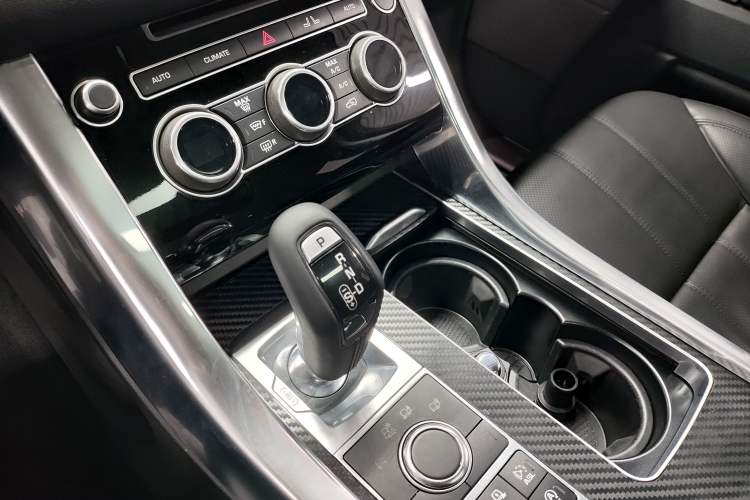 Used Land Rover Range Sport 2016 3.0 SC V6 HSE Interior 3