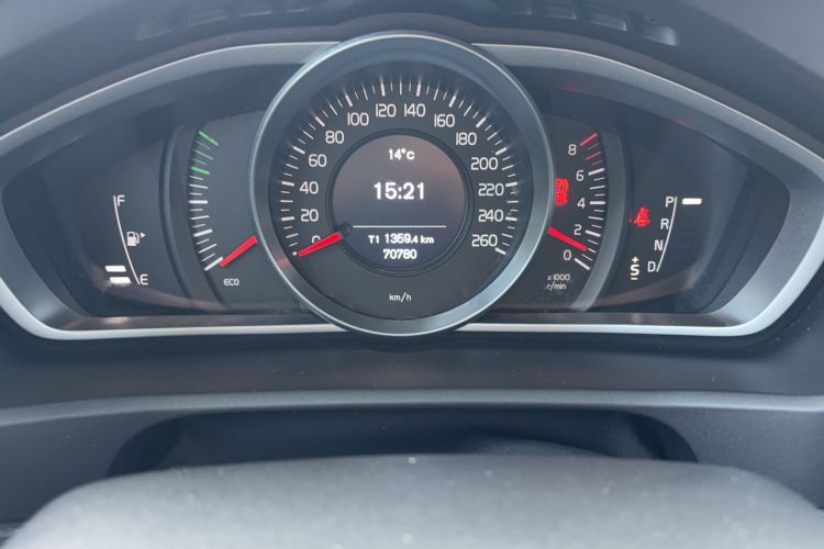 Used Volvo V40 2017 T3 Smart Edition