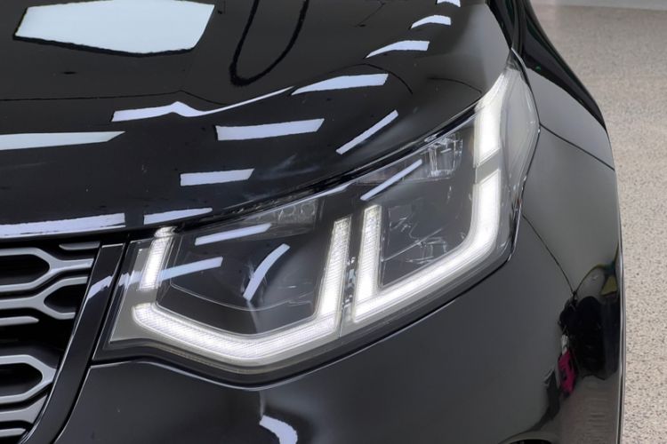 Used Land Rover Discovery Sport 2021 249 PS R-Dynamic S Performance Edition Exterior 7