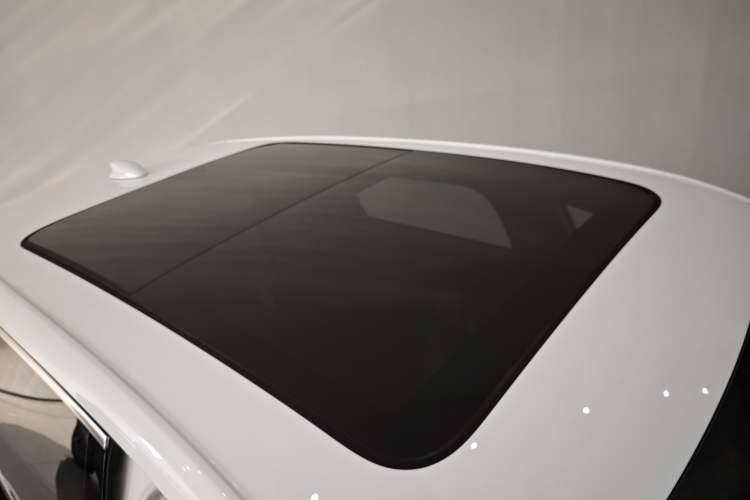 Used Hongqi HS6 PHEV 2026 240 Smart Hybrid Version Exterior 6