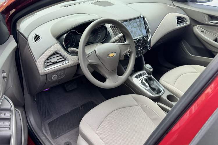 Used Chevrolet Cruze 2016 1.5L Automatic Stylish Sunroof Version Interior 2