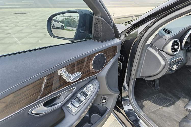 Used Mercedes-Benz C-Class 2018 C 180 L Fashion Model Interior 8