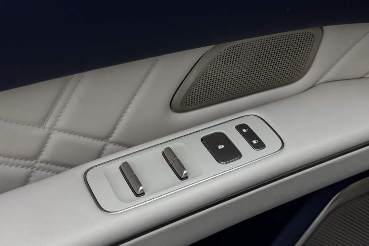 Used Nio ET9 2025 100kWh Signature Edition Interior 11