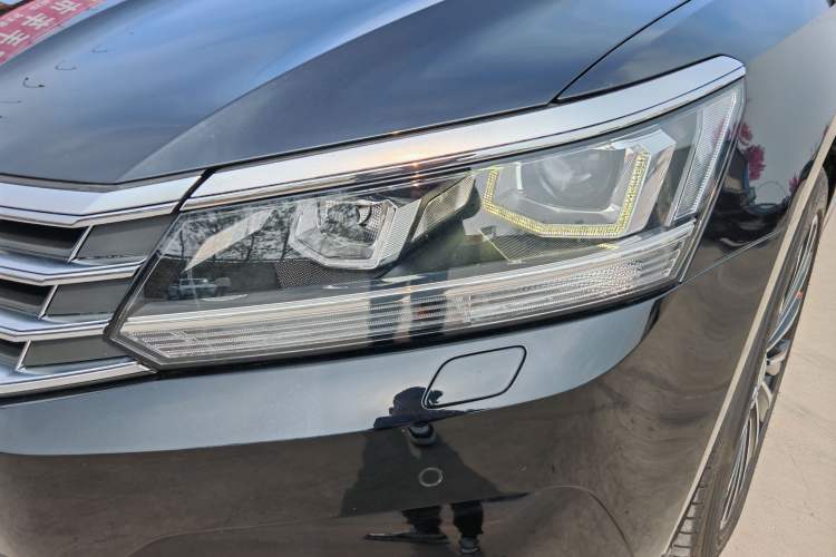 Used Volkswagen Passat 2017 380TSI DSG Prestige Edition Left Front Headlight