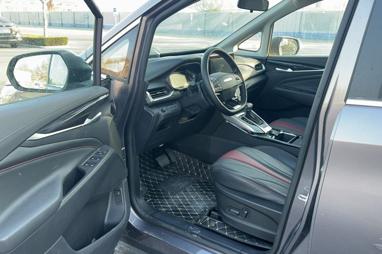 Used SAIC MAXUS EUNIQ 5 2020 Flagship Version with Large Battery 7 Seats