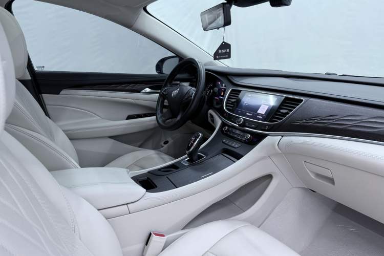 Used Buick LaCrosse 2022 Avenir Avia First Edition
