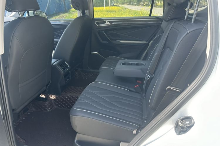 Used Volkswagen Tiguan L 2023 330TSI Automatic Two-Wheel Drive Smart Edition Interior 6