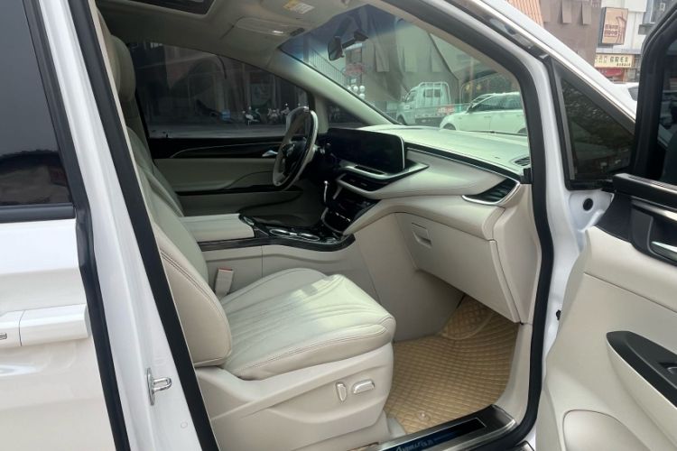 Used Buick GL8 2023 ES Lu Zun Comfort Model
