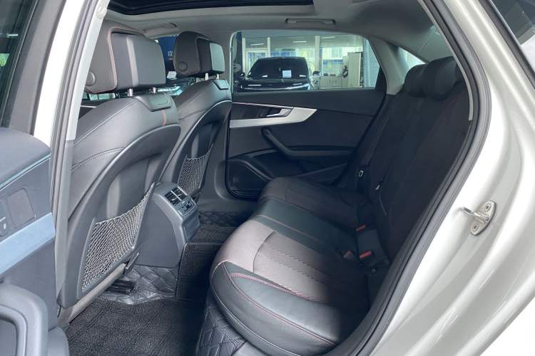 Used Audi A4L 2018 30th Anniversary Edition 40 TFSI Sport Edition Interior 7