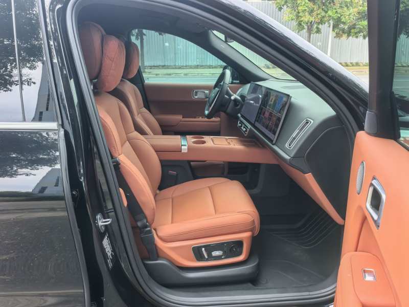 Used Li Auto L8 2024 Pro Model — 37