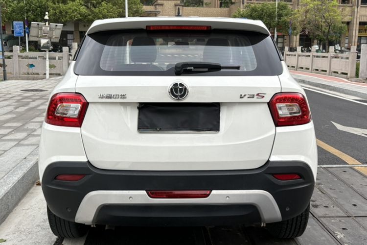 Used Brilliance V3 2016 1.5T Automatic Elite Model Exterior 2