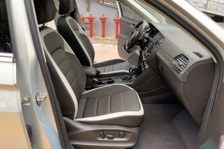 Used Volkswagen Tiguan L 2018 380TSI Automatic All-Wheel Drive Luxury Edition Interior 7