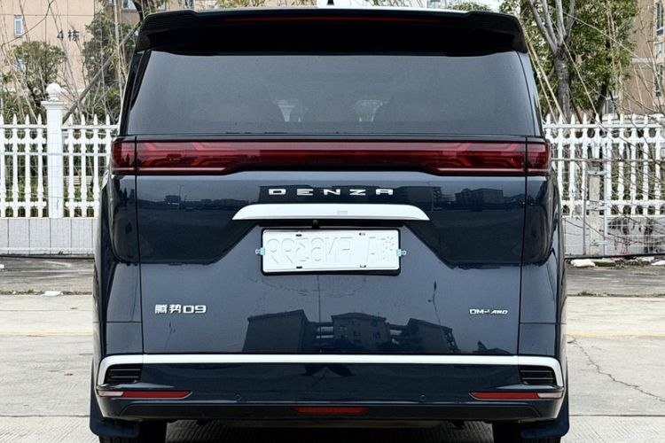 Used Denza D9 2022 DM-i 970 Four-Wheel Drive Flagship Model