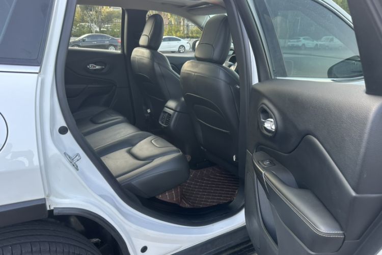 Used Jeep Cherokee 2017 2.4L Leading Smart Edition