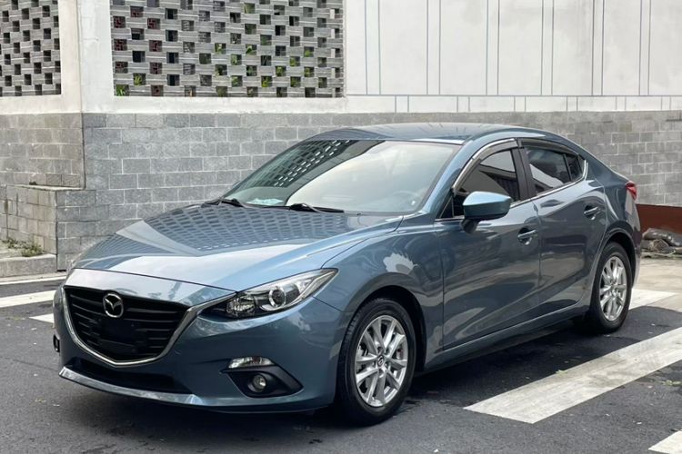 Used Mazda 3 Axela 2016 Sedan 1.5L Automatic Comfort Model