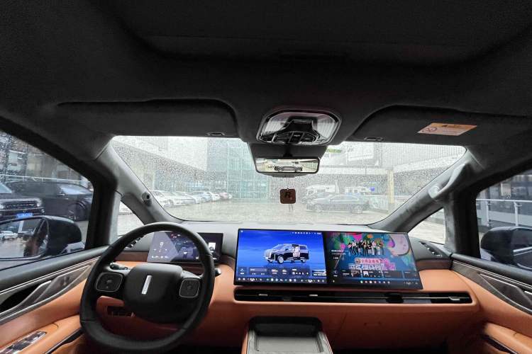 Used Wey Gaoshan 2025 Four-Wheel Drive Alpine 9 Interior 10