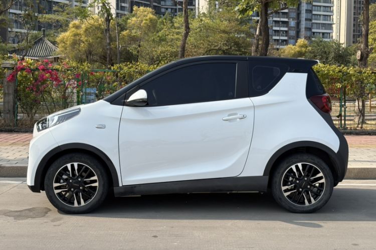 Used Chery Little Ant 2022 Revised Version Sweet Pink Edition Half-Sugar Version Lithium Iron Phosphate 30.7 kWh 30 kW 301 km