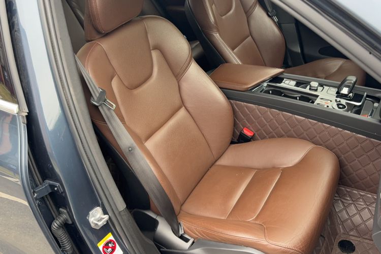 Used Volvo XC60 2023 B5 4x4 Smart Luxury Edition