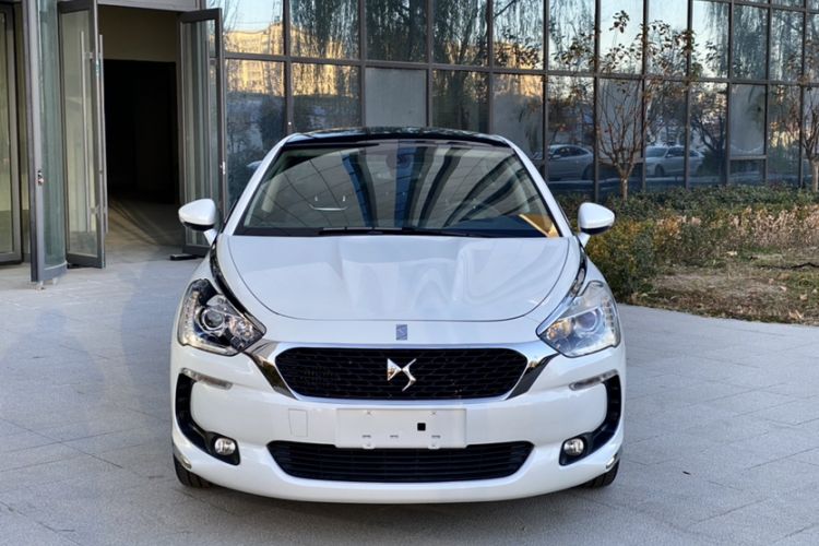 Used DS 5 2015 1.6T Luxury Edition THP160