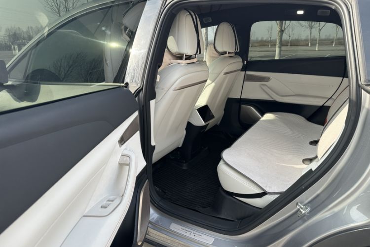 Used ONVO L60 2024 60 kWh Rear-Drive Version Interior 3