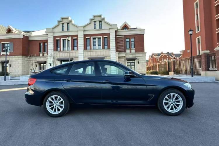 Used BMW 3 Series GT 2013 320i Leading Model