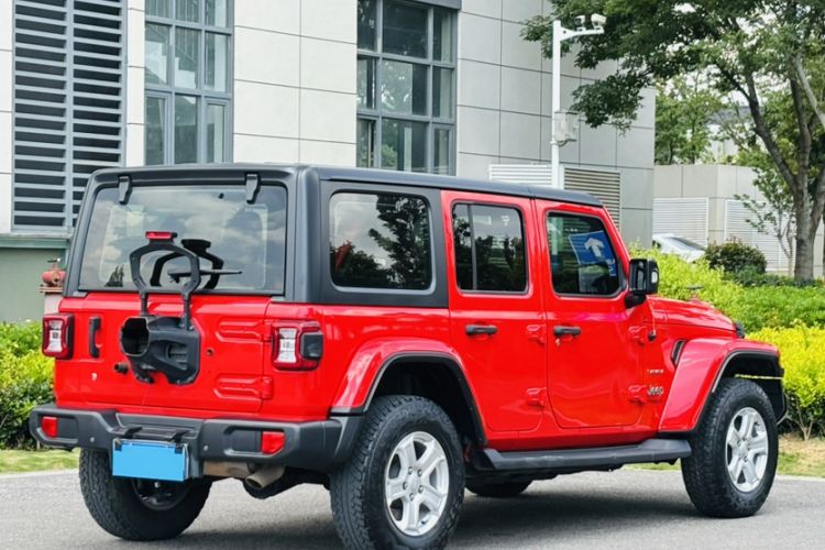 Used Jeep Wrangler 2019 2.0T Sahara Four-Door Version China VI Emission Standard