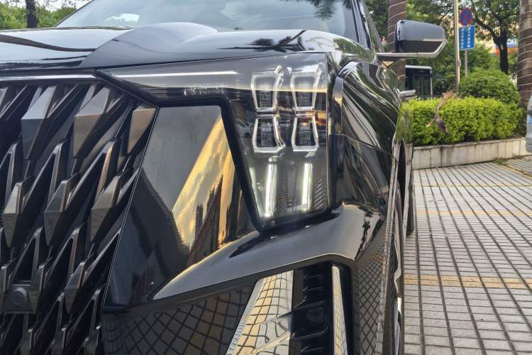 Used GAC Trumpchi ES9 2024 PHEV with 143 km Max