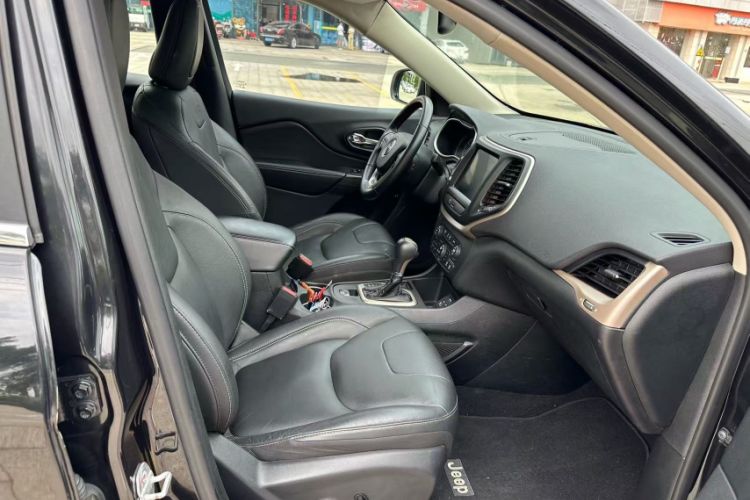 Used Jeep Cherokee 2017 2.4L Leading Smart Edition