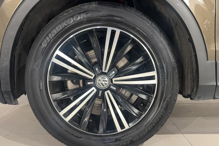 Used Volkswagen Tiguan L 2019 330TSI Automatic Two-Wheel Drive Panoramic Comfort Edition China V Standard
