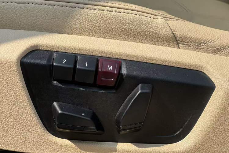 Used BMW 3 Series GT 2013 320i Leading Model