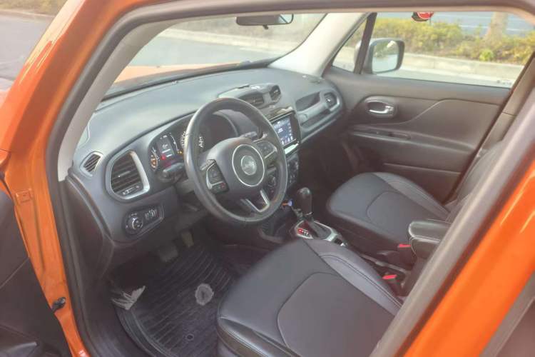 Used Jeep Renegade 2021 220T Automatic Elite Edition Left Front Seat