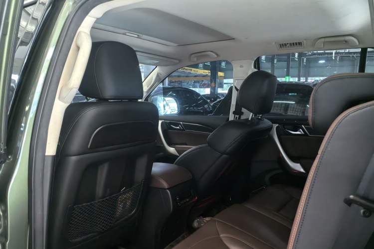 Used Haval H9 2016 2.0T Four-Wheel Drive Elite Version 7 Seats