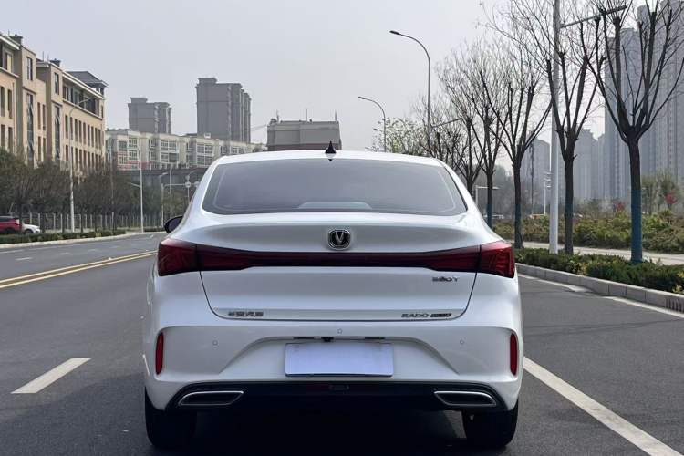 Used CHANGAN Eado 2023 Changan Edition PLUS Blue Whale NE 1.4T GDI DCT Prestige Version Exterior 7