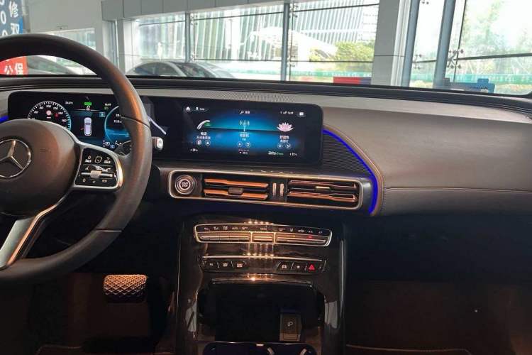 Used Mercedes-Benz EQC 2021 EQC 400 4MATIC Interior 3