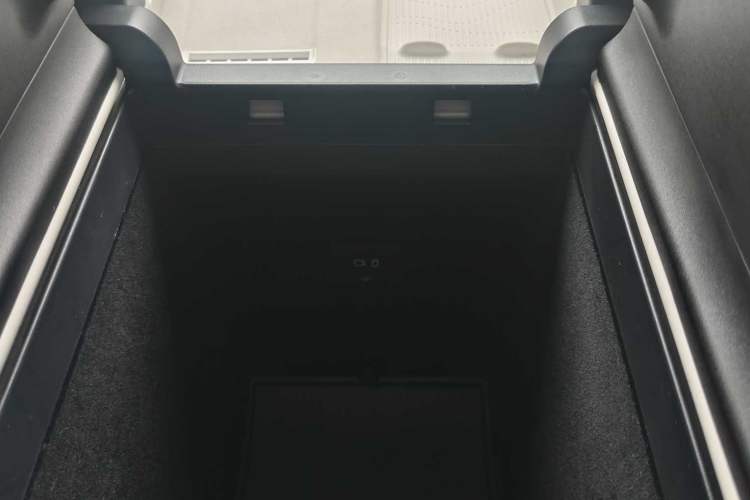 Used Geely Galaxy E8 2024 665 km Range Rear-Drive Starship Long-Range Version
