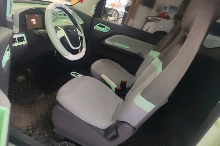 Used Wuling Hongguang MINIEV 2022 Macaron Premium Model – Lithium Iron Phosphate