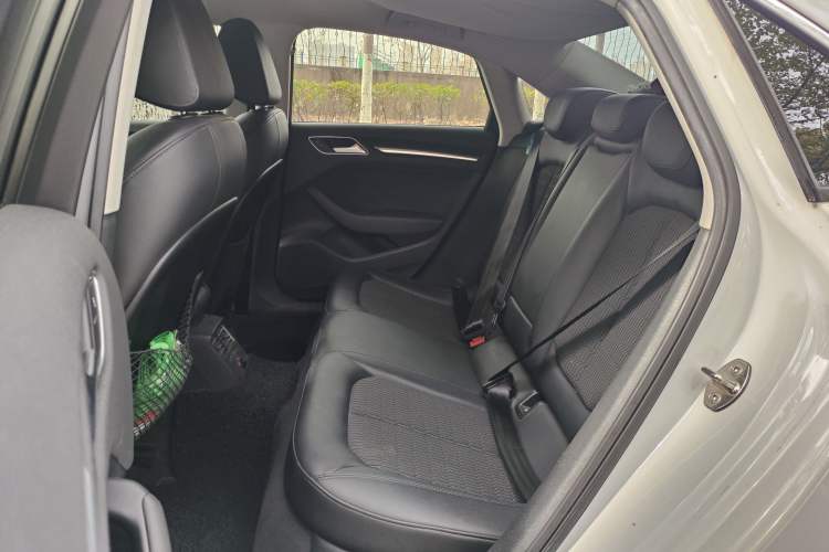 Used Audi A3 2014 Limousine 40 TFSI S line Comfort Model
